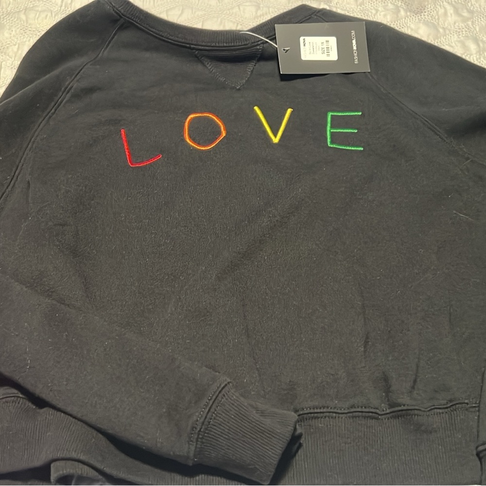 Fashion Nova sweatshirt
